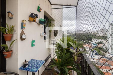 sacada Sala de apartamento à venda com 3 quartos, 225m² em Aclimação, São Paulo