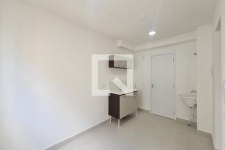 Sala, Cozinha e Área de serviço de apartamento para alugar com 2 quartos, 34m² em Vila Graciosa, São Paulo