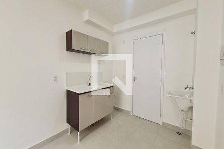 Sala, Cozinha e Área de serviço de apartamento para alugar com 2 quartos, 34m² em Vila Graciosa, São Paulo