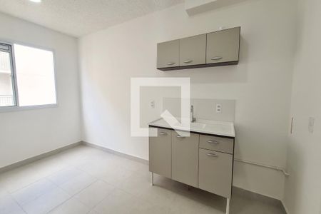 Sala, Cozinha e Área de serviço de apartamento para alugar com 2 quartos, 34m² em Vila Graciosa, São Paulo