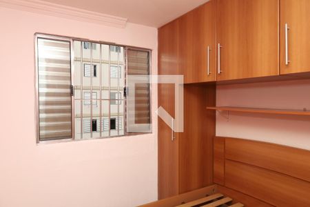 Quarto 1 de apartamento para alugar com 2 quartos, 40m² em Conjunto Residencial José Bonifácio, São Paulo