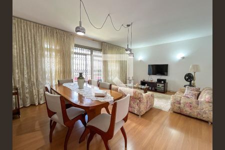 Casa para alugar com 3 quartos, 226m² em Vila Pereira Barreto, São Paulo