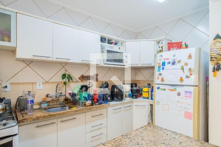 Casa à venda com 156m², 3 quartos e 2 vagas Casa à venda com 156m², 3 quartos e 2 vagasCozinha