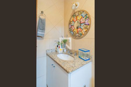 Casa à venda com 156m², 3 quartos e 2 vagas Casa à venda com 156m², 3 quartos e 2 vagasBanheiro Social 1