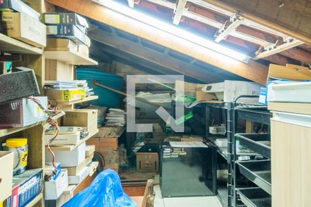 Casa à venda com 156m², 3 quartos e 2 vagas Casa à venda com 156m², 3 quartos e 2 vagasSótão