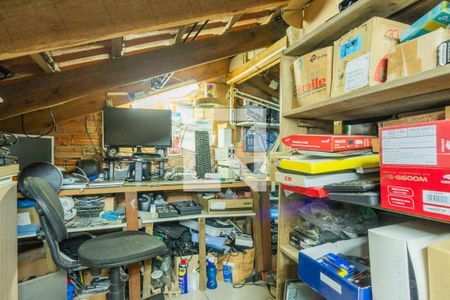 Casa à venda com 156m², 3 quartos e 2 vagas Casa à venda com 156m², 3 quartos e 2 vagasSótão