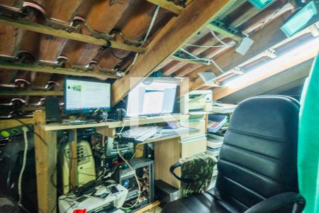 Casa à venda com 156m², 3 quartos e 2 vagas Casa à venda com 156m², 3 quartos e 2 vagasSótão