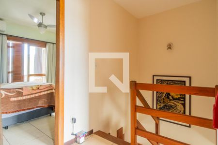 Casa à venda com 156m², 3 quartos e 2 vagas Casa à venda com 156m², 3 quartos e 2 vagasCorredor