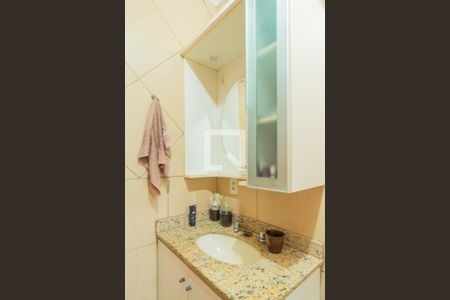 Casa à venda com 156m², 3 quartos e 2 vagas Casa à venda com 156m², 3 quartos e 2 vagasBanheiro Social 2