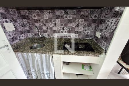 Cozinha de kitnet/studio para alugar com 1 quarto, 40m² em Cidade Ocian, Praia Grande