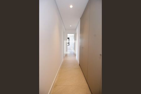 Corredor de apartamento para alugar com 3 quartos, 230m² em Morumbi, São Paulo