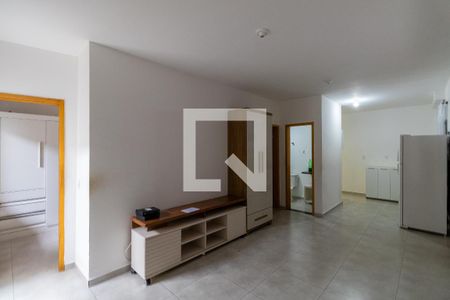 Sala e Cozinha  de apartamento para alugar com 2 quartos, 50m² em Vila Talarico, São Paulo