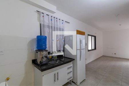 Sala e Cozinha  de apartamento para alugar com 2 quartos, 50m² em Vila Talarico, São Paulo