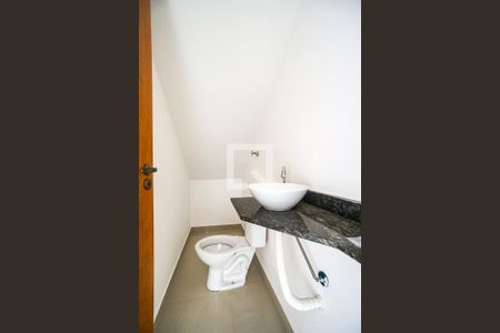 Lavabo de casa de condomínio para alugar com 2 quartos, 70m² em Vila Esperança, São Paulo