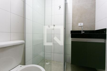 Banheiro de apartamento para alugar com 1 quarto, 29m² em Vila Esperança, São Paulo