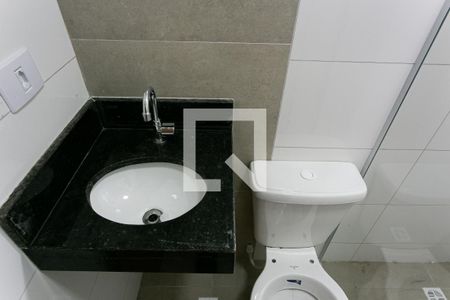 Banheiro de apartamento para alugar com 1 quarto, 29m² em Vila Esperança, São Paulo