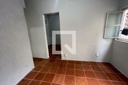 Sala de casa para alugar com 1 quarto, 40m² em Jardim Vinte E Cinco de Agosto, Duque de Caxias