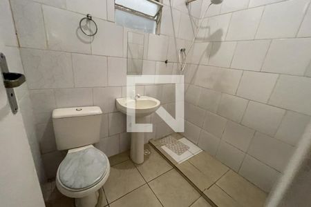 Banheiro de casa para alugar com 1 quarto, 40m² em Jardim Vinte E Cinco de Agosto, Duque de Caxias