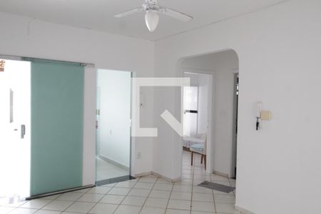 Sala de casa para alugar com 3 quartos, 120m² em Alto Umuarama, Uberlândia