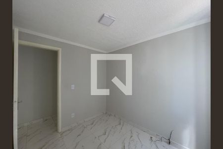 Quarto 1 de apartamento para alugar com 2 quartos, 44m² em Jardim Redil, São Paulo