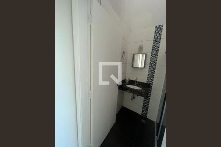 Banheiro de casa à venda com 2 quartos, 94m² em Santa Amelia, Belo Horizonte