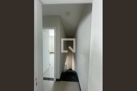 Corredor para o quarto de casa à venda com 2 quartos, 94m² em Santa Amelia, Belo Horizonte