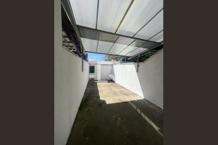 Garagem de casa à venda com 2 quartos, 94m² em Santa Amelia, Belo Horizonte