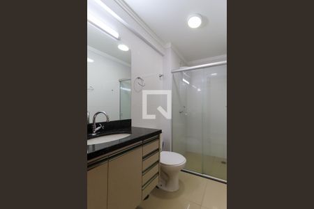 Banheiro de kitnet/studio para alugar com 1 quarto, 30m² em Ribeirânia, Ribeirão Preto