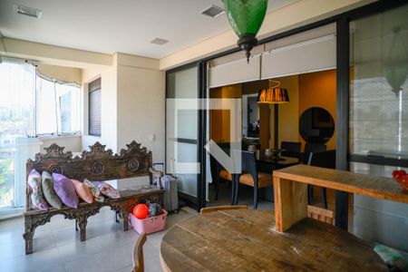 Varanda de apartamento à venda com 3 quartos, 130m² em Vila Santo Estefano, São Paulo