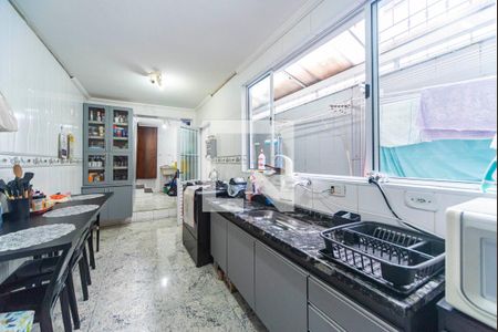 Casa à venda com 150m², 3 quartos e 1 vaga Casa à venda com 150m², 3 quartos e 1 vagaCozinha