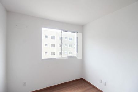 Quarto 1 de apartamento para alugar com 2 quartos, 45m² em Jardim Alvorada, Nova Iguaçu