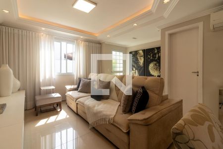 Sala de casa para alugar com 2 quartos, 113m² em Jardim Belizário, Cotia