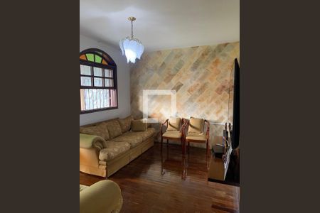 Casa à venda com 3 quartos, 200m² em Alípio de Melo, Belo Horizonte