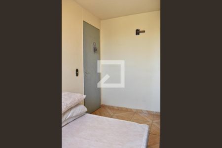 Quarto 1 de apartamento para alugar com 2 quartos, 50m² em Novo Mundo, Curitiba