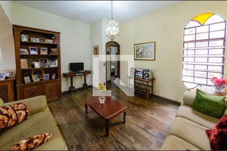 Sala de casa à venda com 4 quartos, 240m² em Padre Eustáquio, Belo Horizonte