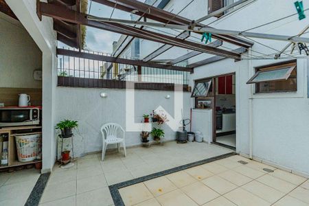 Área externa de casa à venda com 3 quartos, 146m² em Hípica, Porto Alegre