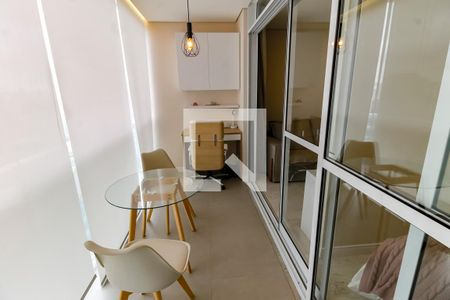 Varanda de kitnet/studio para alugar com 1 quarto, 35m² em Real Parque, São Paulo