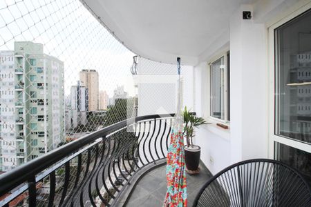 Varanda  de apartamento para alugar com 3 quartos, 105m² em Indianópolis, São Paulo