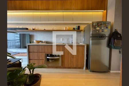 Cozinha de apartamento para alugar com 1 quarto, 32m² em Butantã, São Paulo