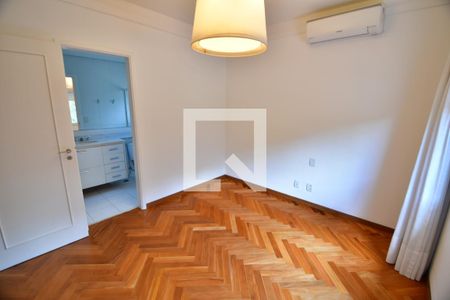 Quarto 1 - Suíte de casa de condomínio à venda com 3 quartos, 406m² em Jardim Madalena, Campinas