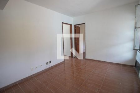 Sala de casa para alugar com 2 quartos, 119m² em Alcantara, São Gonçalo