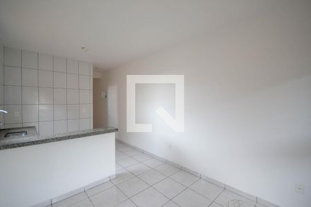 Sala de casa para alugar com 2 quartos, 60m² em Jardim Pitoresco, Nova Iguaçu