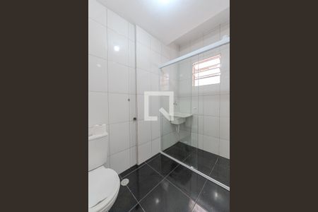 Banheiro de kitnet/studio para alugar com 1 quarto, 25m² em Bela Vista, São Paulo