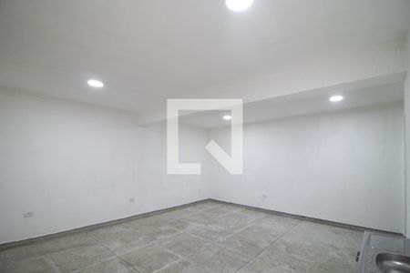 Quarto e Cozinha  de kitnet/studio para alugar com 1 quarto, 36m² em Vila Dom Pedro Ii, São Paulo