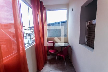 Varanda de kitnet/studio para alugar com 1 quarto, 40m² em Itapuã, Salvador