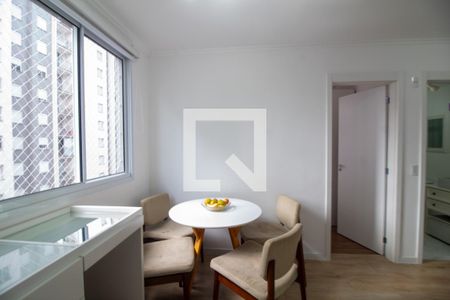 Sala de apartamento à venda com 2 quartos, 34m² em Santo Amaro, São Paulo