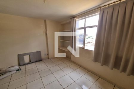 Sala - Dormitório de kitnet/studio para alugar com 1 quarto, 32m² em Centro, Ribeirão Preto