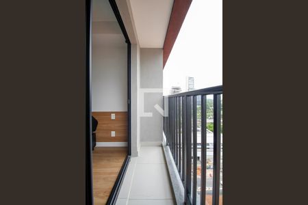 Varanda de kitnet/studio para alugar com 1 quarto, 25m² em Pinheiros, São Paulo