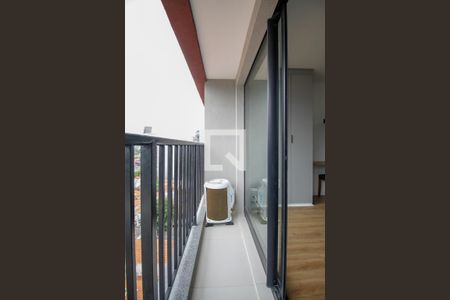 Varanda de kitnet/studio para alugar com 1 quarto, 25m² em Pinheiros, São Paulo