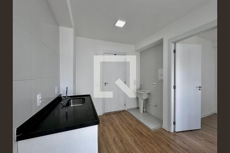 Cozinha de apartamento para alugar com 1 quarto, 27m² em Campo Belo, São Paulo